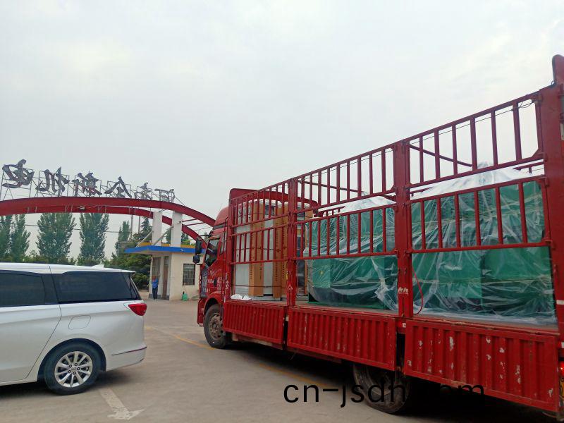 油田鑽井專用變頻電機、變頻櫃、開(kai)關櫃髮貨