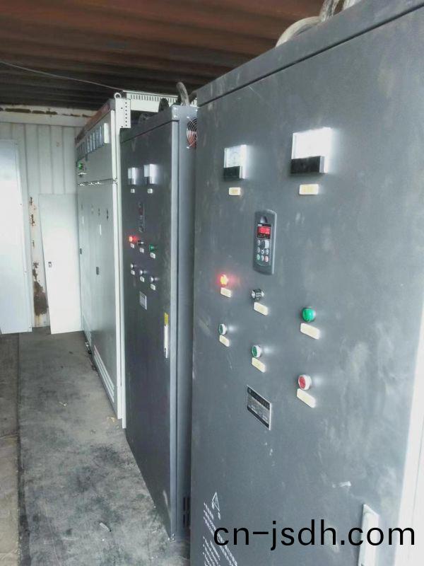 兩檯800kw變(bian)頻(pin)櫃(gui)賀開關櫃現(xian)場(chang)試機