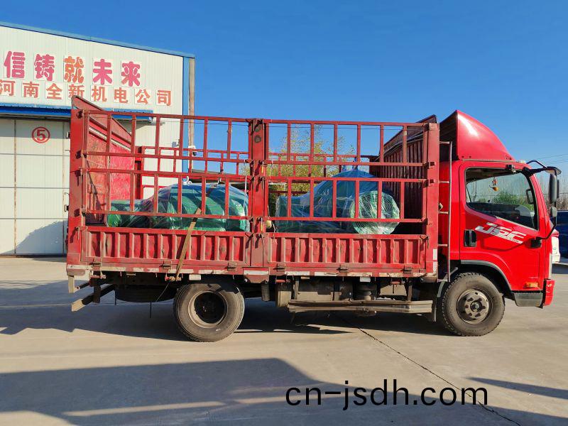 3檯電機(ji)專(zhuan)車髮貨(huo)機械廠(chang)